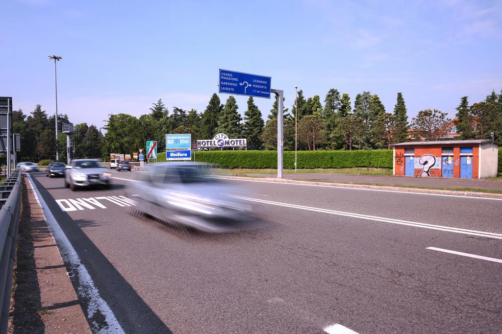 Hotel City Legnano Exterior photo