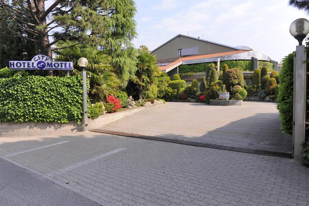 Hotel City Legnano Exterior photo