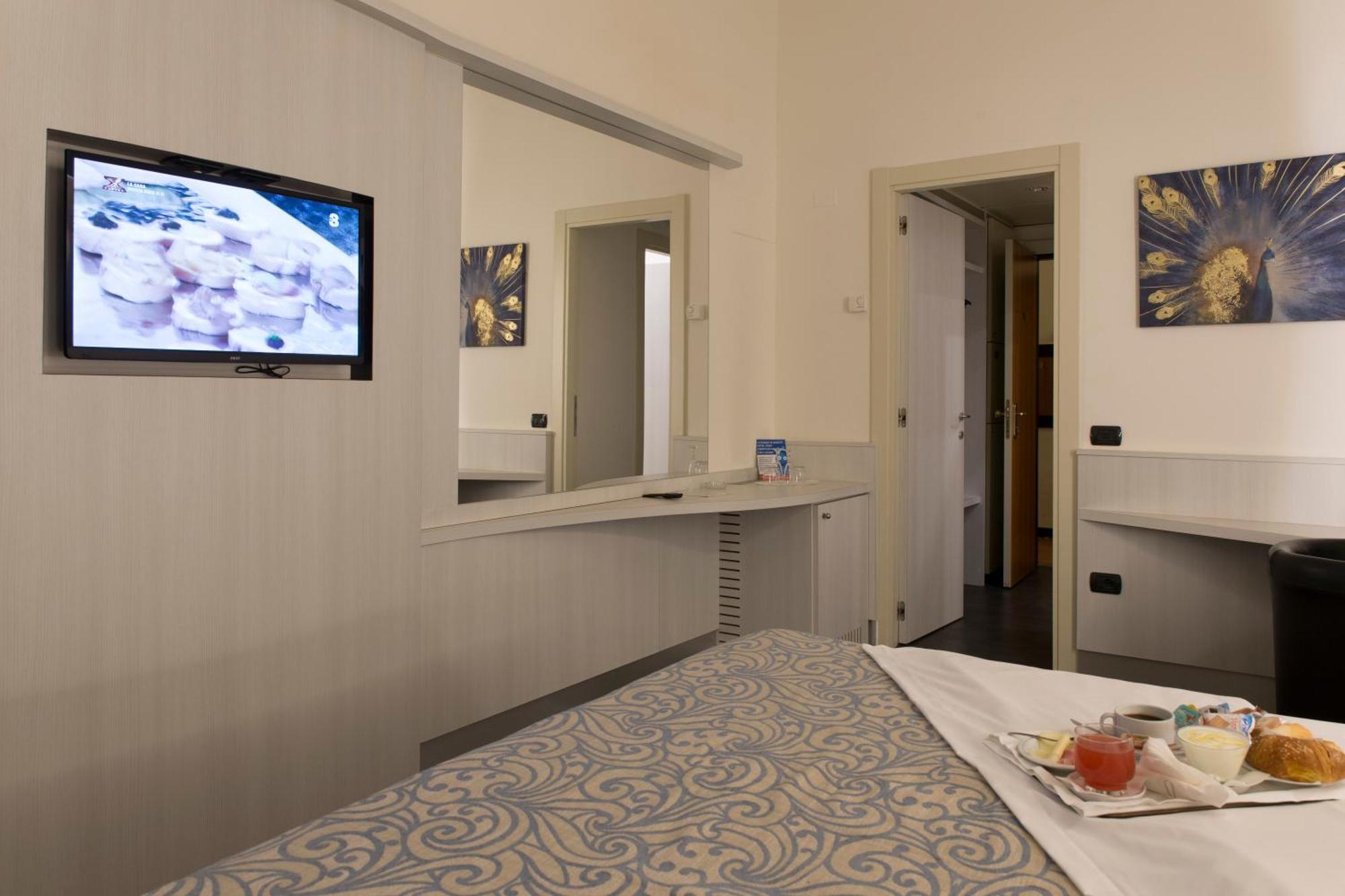 Hotel City Legnano Exterior photo